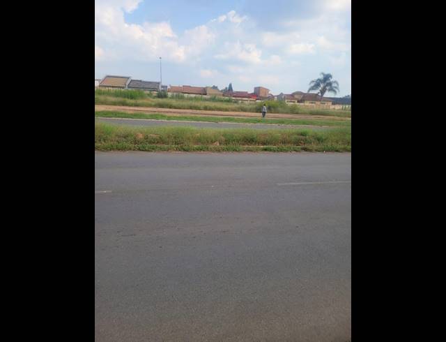 LAND FOR SALE IN SPRUITVIEW